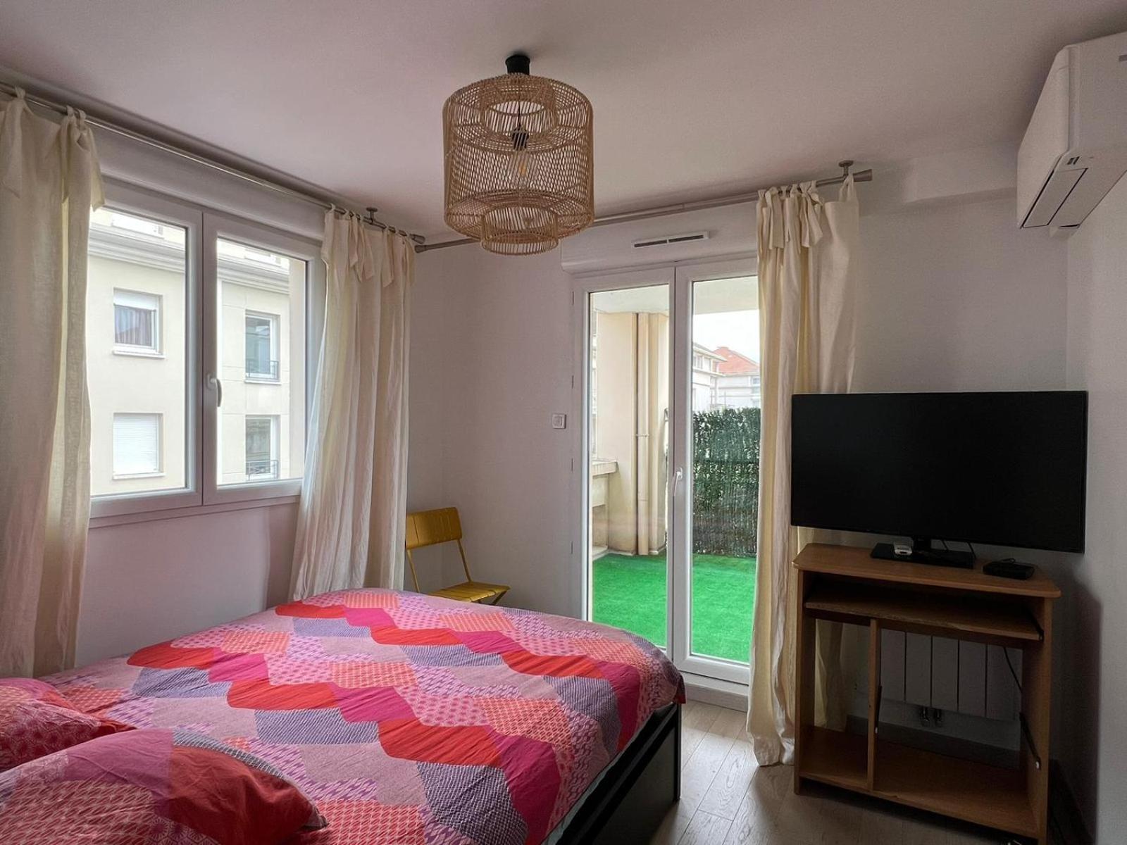 Location 3 Chambres Spacieuses Dans Appartment 2 Mn Rer Bussy Saint Georges Εξωτερικό φωτογραφία